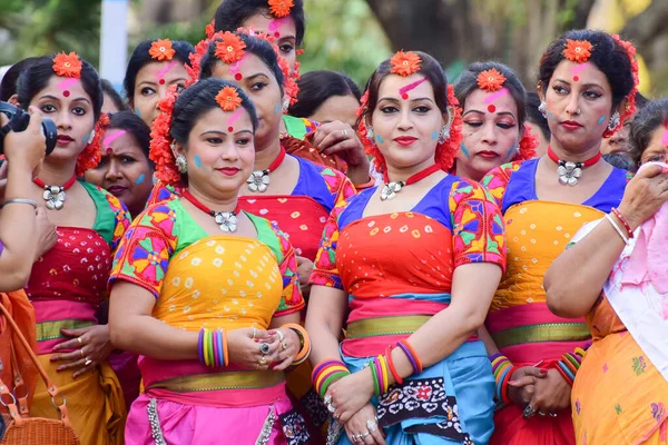 Kolkata Inde Mars 2015 Jeunes Danseuses Attendant Produire Festival Holi — Photo