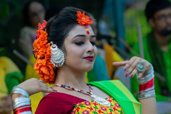 Kolkata Índia Março 2019 Retrato Dançarina Vestida Com Sari Vestido — Fotografia de Stock