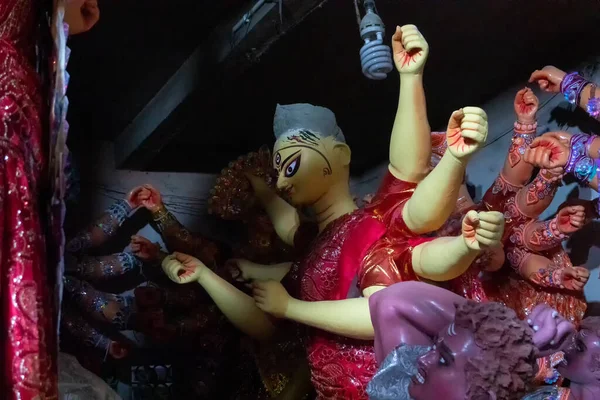โกลกาตา เวสต เบงกอล นเด ลาคม 2018 เคลย ไอดอลของเทพธ Durga ภายใต — ภาพถ่ายสต็อก