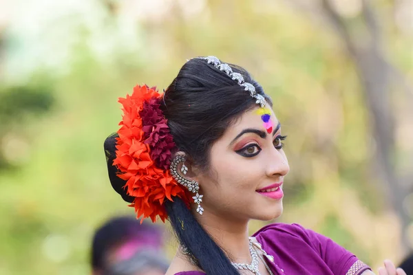 Kolkata India Marzo 2015 Bailarinas Jóvenes Que Actúan Festival Holi — Foto de Stock