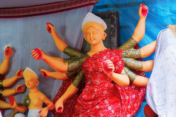 Red Sari Clay Idol Goddess Durga Forberedelse Til Durga Puja - Stock-foto