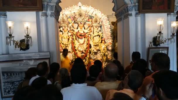 Kolkata Västbengalen Indien Oktober 2019 Pushpanjali Erbjuds Hinduer Till Gudinnan — Stockvideo