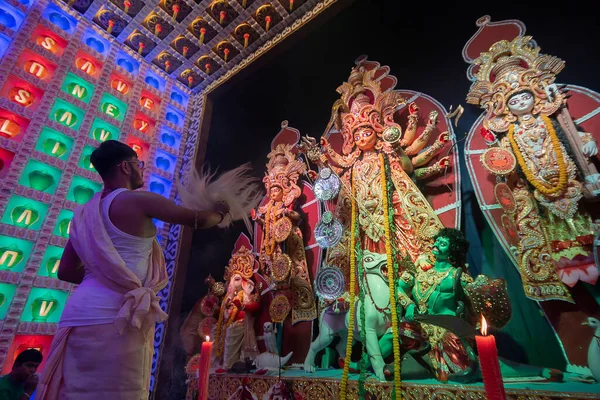 Howrah Bengala Occidental India Octubre 2019 Joven Sacerdote Hindú Bengalí —  Fotos de Stock