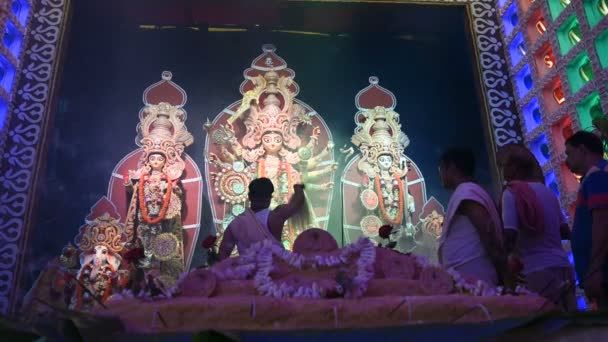 Howrah West Bengalen India Oktober 2019 Jonge Hindoe Priester Aanbidt — Stockvideo