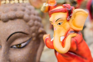 Kilden yapılmış renkli bebekler, Lord Ganesha, Kolkata 'daki El Sanatları Fuarı' nda sergilenen el sanatları, daha önce Kalküta, Batı Bengal, Hindistan. Asya 'nın en büyük el sanatları fuarıdır..