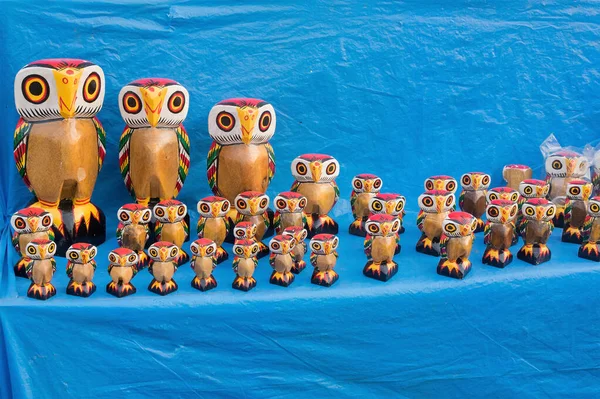 Kolkata West Bengal India November 23Rd 2014 Wooden Owls Artworks — стоковое фото