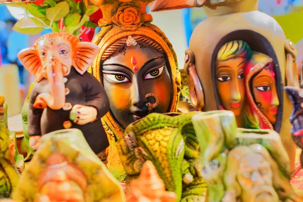 Kabile Kadınının Yüzü Kilden Yapılmış Renkli Bebekler Kolkata Daki Sanatları — Stok fotoğraf