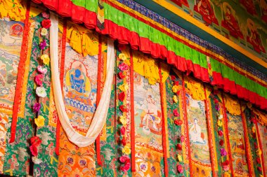 Budist Thangka - pamuk üzerinde bir Tibet Budist tablosu, ya da ipek uygulaması - Ralong, Sikkim, Hindistan 'da bir manastırda. İzinle resim çekimi.