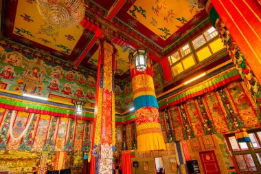 Budist Thangka - pamuk üzerinde bir Tibet Budist tablosu, ya da ipek uygulaması - Ralong, Sikkim, Hindistan 'da bir manastırda. İzinle resim çekimi.
