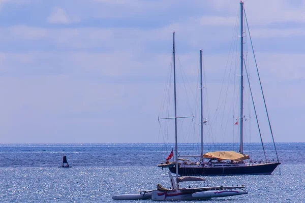 Hermosa Vista Del Paisaje Marino Nai Harn Beach Phuket Con —  Fotos de Stock