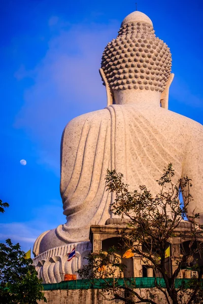 Дивовижні Масивні Білого Мармуру Статуя Будди Відомий Туристичний Єкт Вершині — стокове фото