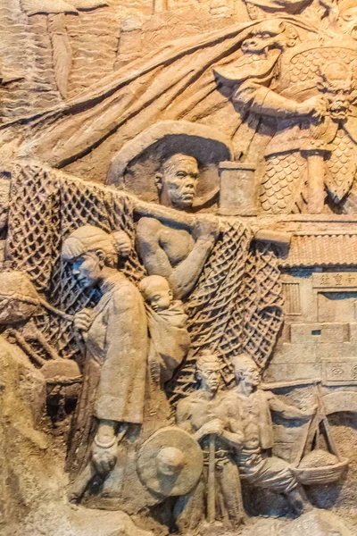 2014年11月15日 深圳博物馆不断完善的宝藏与完整和准确的材料告诉游客6000年的发展历程在深圳地区 — 图库照片
