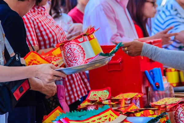 People Buying Paper Money Paper Gold Joss Stick Sets Chinese — Stock Photo, Image