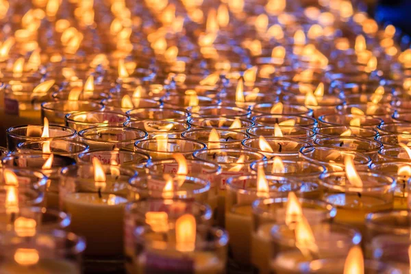 Las Velas Anaranjadas Los Cristales Del Templo Chino Vela Roja —  Fotos de Stock