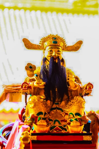 Mensen Nemen Geld Facturen Raken Met Cai Shen Chinese God — Stockfoto