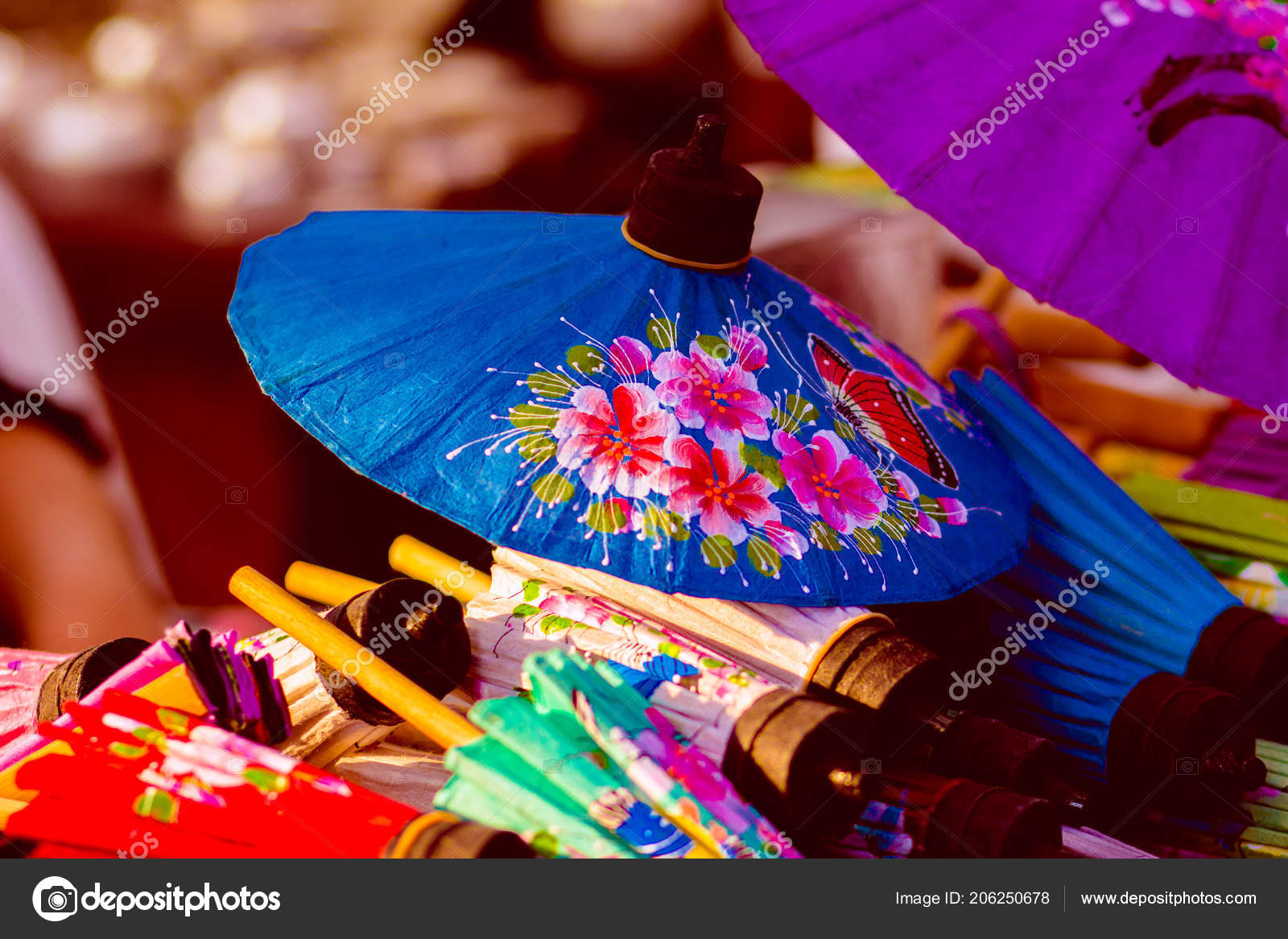Paraguas Hechos Mano Para Venta Mercado Tailandia: fotografía de stock © kampwit | Depositphotos
