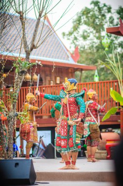 Khon maskeli klasik Tay geleneksel danstır. Sanat kültür Tayland dans maskeli khon Tos-Sa-Kan ve hanuman edebiyat Ramayana.