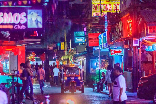 Bangkok Thaiföld 2017 Január Turista Látogatott Patpong Nemzetközileg Ismert Mint — Stock Fotó