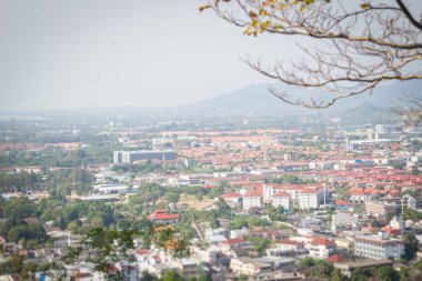 Güzel manzaralı Phuket şehir Khao Rang bakış açısından, Phuket şehir, Tayland küçük tepe. 