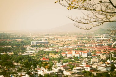 Güzel manzaralı Phuket şehir Khao Rang bakış açısından, Phuket şehir, Tayland küçük tepe. 