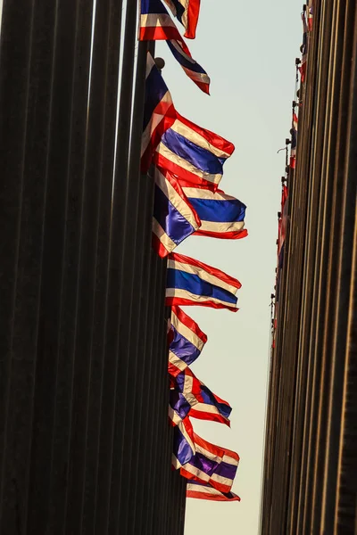 Прекрасний Вид Тайські Національні Прапори Стовпах Королеви Сірик Національних Convention — стокове фото
