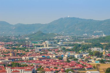 Güzel manzaralı Phuket şehir Khao Rang bakış açısından, Phuket şehir, Tayland küçük tepe. 