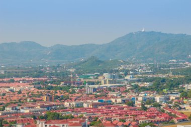 Güzel manzaralı Phuket şehir Khao Rang bakış açısından, Phuket şehir, Tayland küçük tepe. 