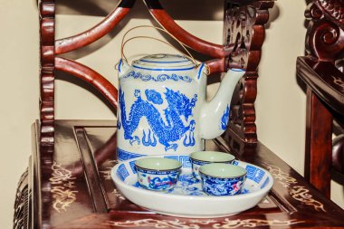 Mavi Ejder desen porselen çay seti Çaydanlık ve teacups Vintage koleksiyonu. Klasik eski mavi ejderha deseni porselen çay küme çay salonu.
