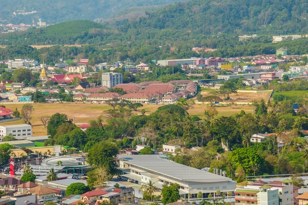 从考朗的角度看普吉岛城市美丽的风景 泰国普吉岛的小山 — 图库照片