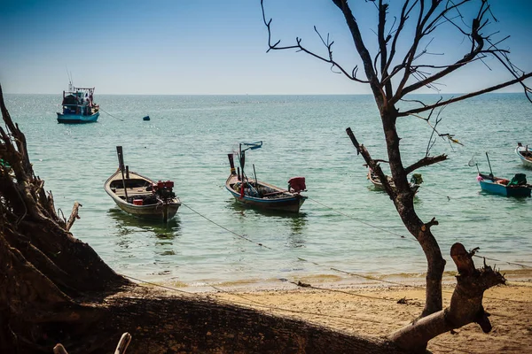 Hermosa Vista Los Barcos Pescadores Amarrados Playa Del Pueblo Pescadores — Foto de Stock