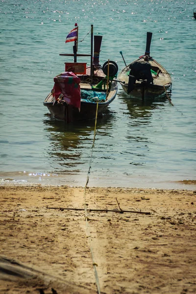 Hermosa Vista Los Barcos Pescadores Amarrados Playa Del Pueblo Pescadores — Foto de Stock