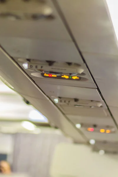 Fumar Sujetar Señal Del Cinturón Seguridad Dentro Avión Asegurar Cinturón — Foto de Stock