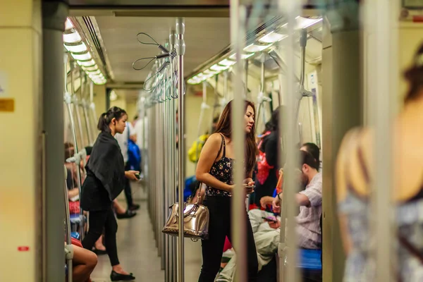 Bangkok Thajsko Února 2017 Osobní Pozdě Noci Dorazila Stanice Metra — Stock fotografie