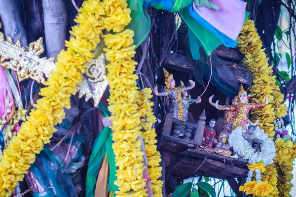 Esprit Thaïlande Banyan Arbre Orné Rubans Artefacts Spirituels — Photo