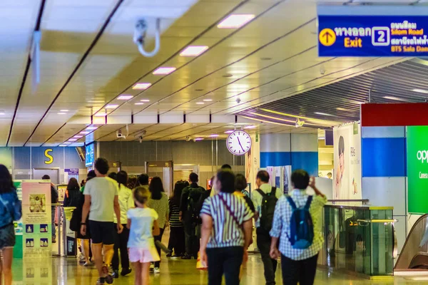 Bangkok Tajlandia Lutego 2017 Niezidentyfikowany Pasażerów Przybył Ich Przeznaczenia Piesze — Zdjęcie stockowe