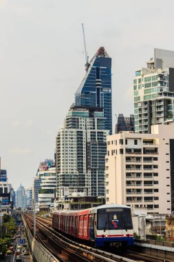 Bangkok, Tayland - 24 Şubat 2017: Yolcu ve tanga Lor Bts İstasyonu, Bangkok, Tayland, Thailand, Bangkok toplu taşıma sistemi (Bts) genel skytrain için