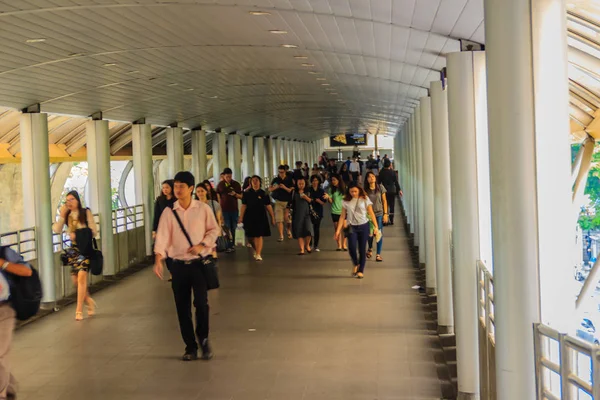 Bangkok Tailândia Fevereiro 2017 Passageiros Que Trabalham Área Distrital Sathorn — Fotografia de Stock