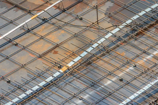 Gereinigte Bodendeckenbewehrungsstange Mit Zugseilsehne Stahlformarbeiten Auf Der Baustelle Vor Der — Stockfoto