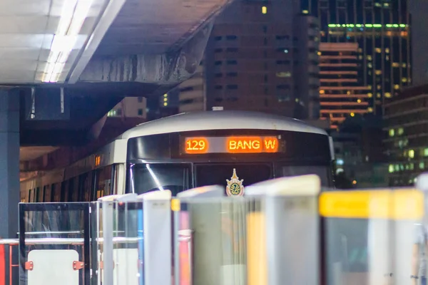 Bangkok Thailand Februari 2017 Skara Passagerare Bts Skytrain Väntar Bts — Stockfoto