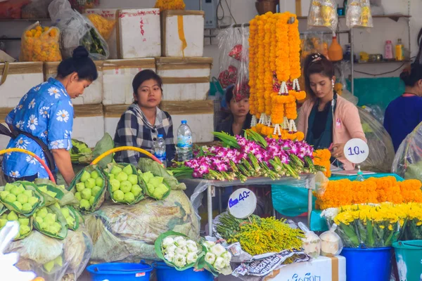 Bangkok Thailand Mars 2017 Blomsteraffär Som Säljer Mängd Blommor Blomstermarknaden — Stockfoto