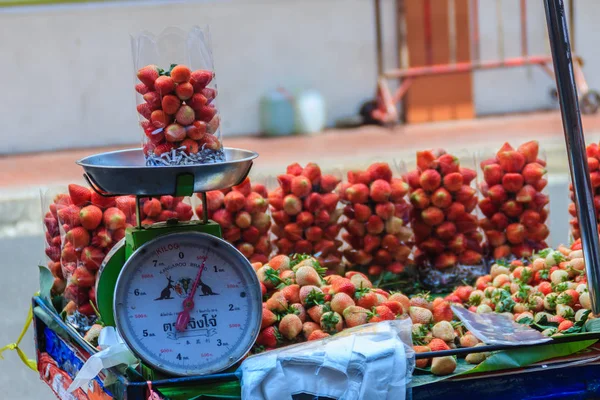 Μπανγκόκ Ταϊλάνδη Μαρτίου 2017 Κόκκινος Φρέσκες Φράουλες Προς Πώληση Στην — Φωτογραφία Αρχείου