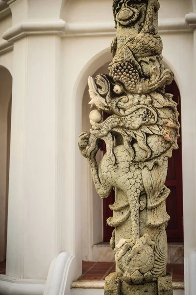 Pilier Dragon Chinois Colonne Sculpture Pierre Extérieur Dans Temple Thaïlandais — Photo