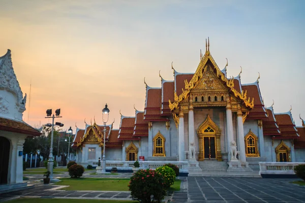 Schöne Aussicht Auf Den Wat Benchamabophit Dusitvanaram Auch Als Marmortempel — Stockfoto