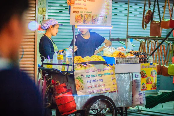 Bangkok Thajsko Března 2017 Street Food Prodejce Vaření Prodej Pad — Stock fotografie