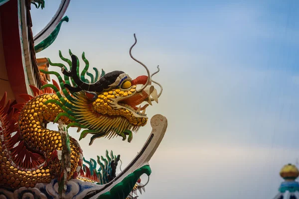 Belle Statue Dragon Chinois Sur Toit Dans Temple Chinois Sous — Photo
