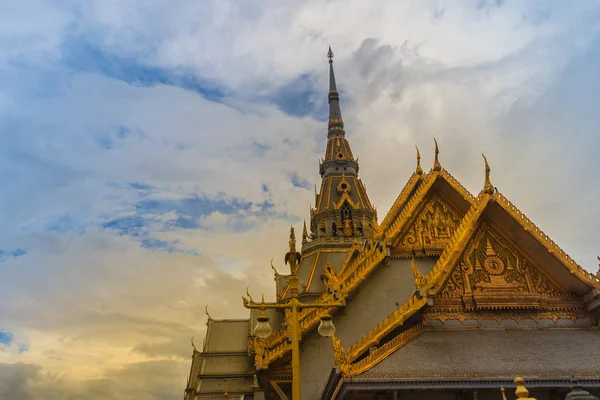 Belo Estilo Tailandês Desejo Decoração Extremidade Dourada Gable Wat Sothonwararam — Fotografia de Stock