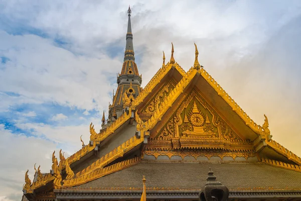 Wunderschöne Thailändische Stilsehnsucht Und Dekoration Goldenen Giebelende Des Wat Sothonwararam — Stockfoto