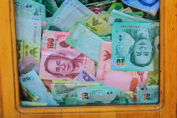 Billetes Tailandeses Dinero Caja Donación Madera Templo Budista Las Donaciones — Foto de Stock