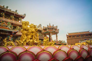 Wihan Thep Sathit Phra Kitti Chaloem, ünlü Nezha Çin genel Tapınağı ili Chonburi, Tayland, güzel mimari yapılar.