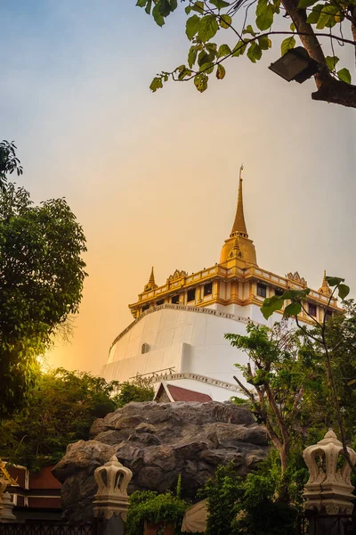 Belo Pôr Sol Wat Saket Ratcha Wora Maha Wihan Wat — Fotografia de Stock
